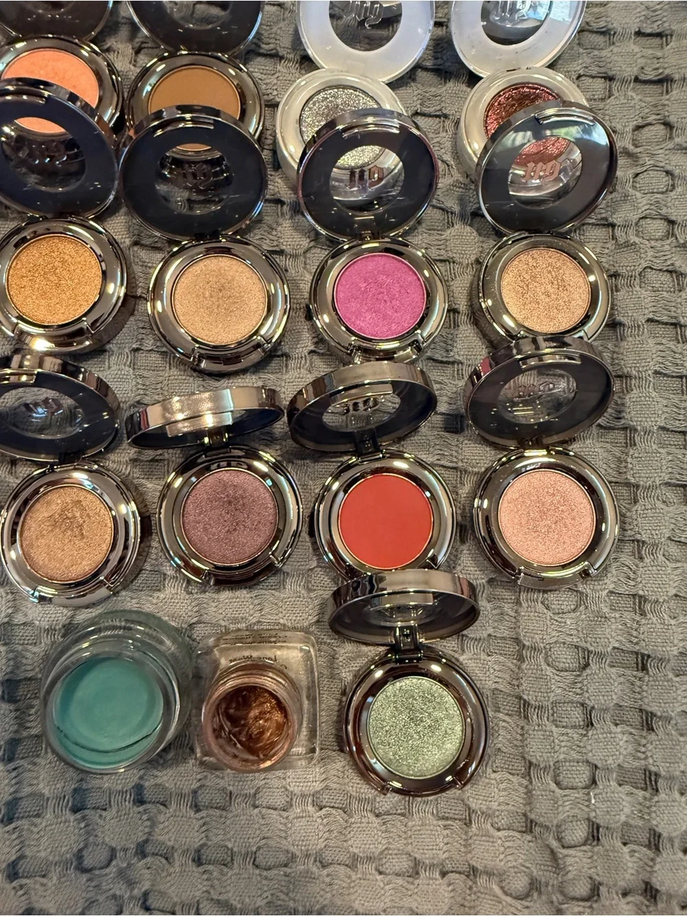 Urban Decay Women Makeup Single Eyeshadows - lot of 23!!